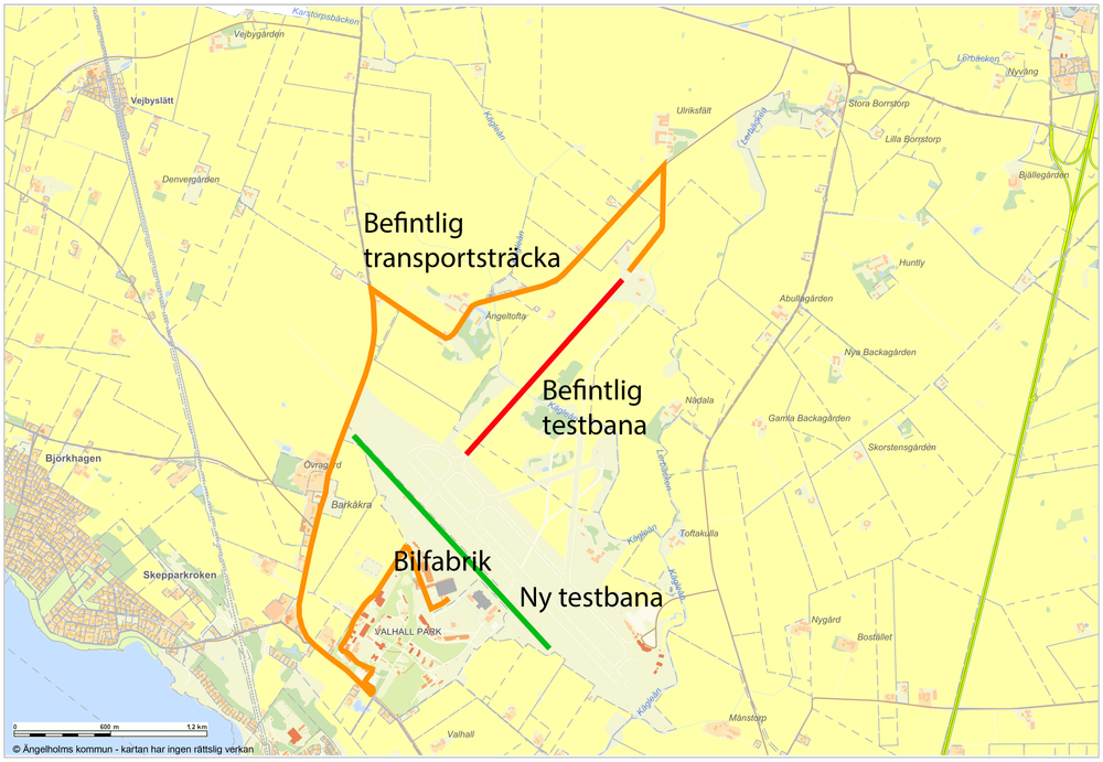 Kartan visar placering av ny testbana, bilfabrik, befintlig transportsträcka och befintlig testbana. Kartan visar tydligt hur närheten mellan den nya testbanan och bilfabriken kommer att innebära minskade transporter. 